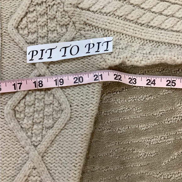 PRE-OWNED SIZE XS OVERSIZED Blank NYC Cream Cable Knit Cold Shoulder Sweater - Picture 8 of 11